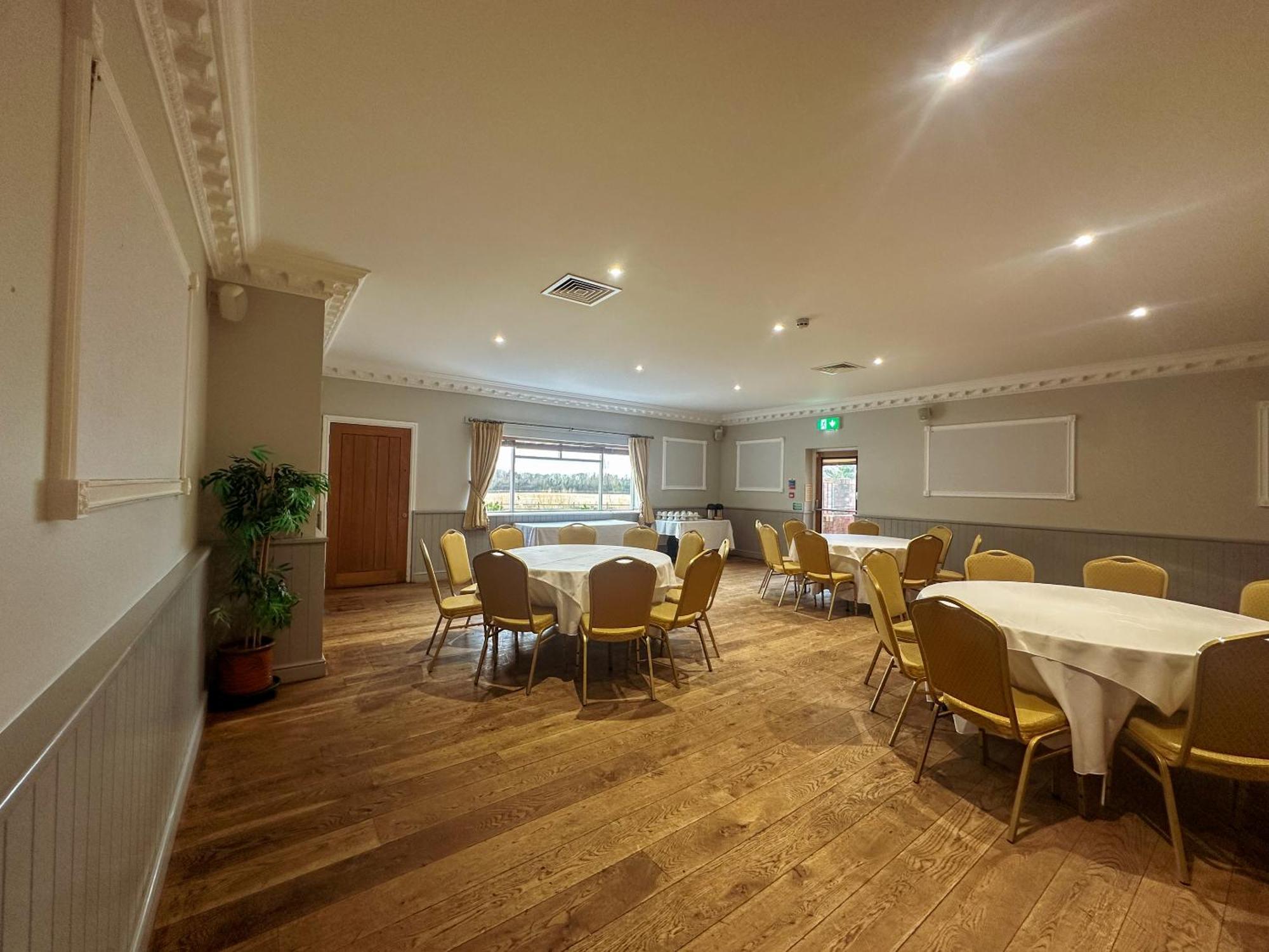 The Corbet Arms Hotel Uffington  Exterior photo